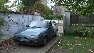 Un reconforte une mature qui pleure avec sa bite