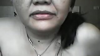 OLDER FILIPINA aged LYLA G SHOWS OFF HER STRIPPED BODY ON LIVECAM!